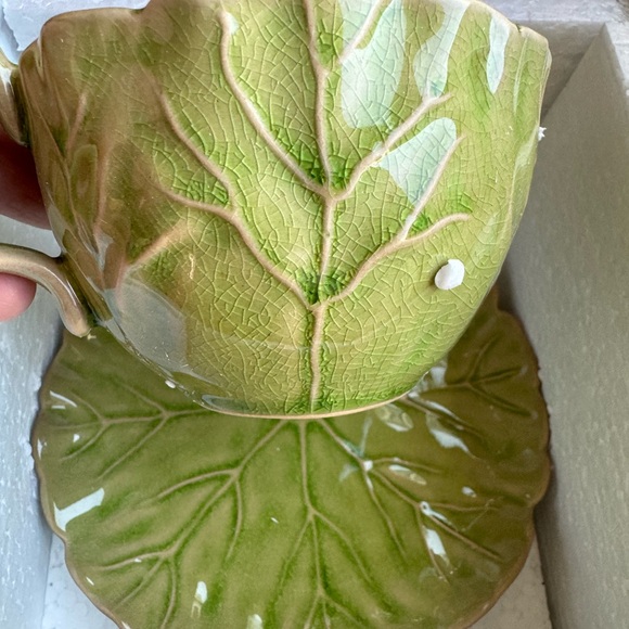 White Lily Pad Tea Cup and Saucer - Picture 9 of 16